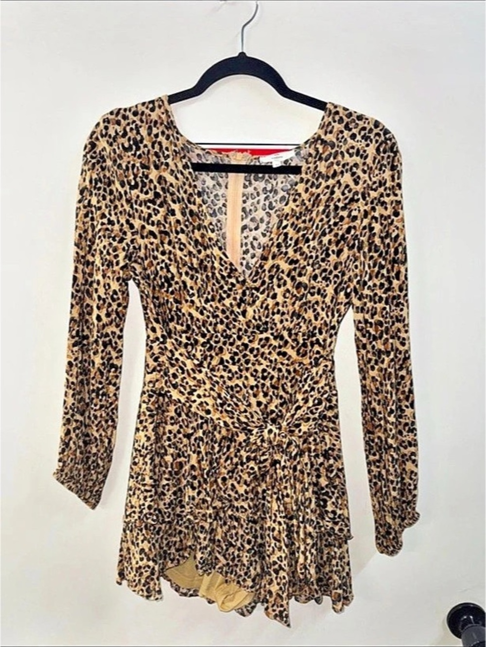 entro Leopard Print Romper Size Medium Like New